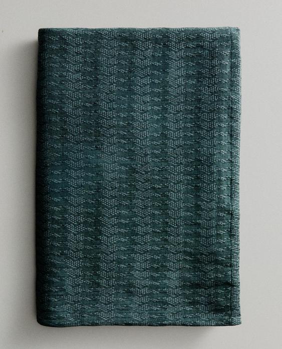 CHENILLE JACQUARD THROW