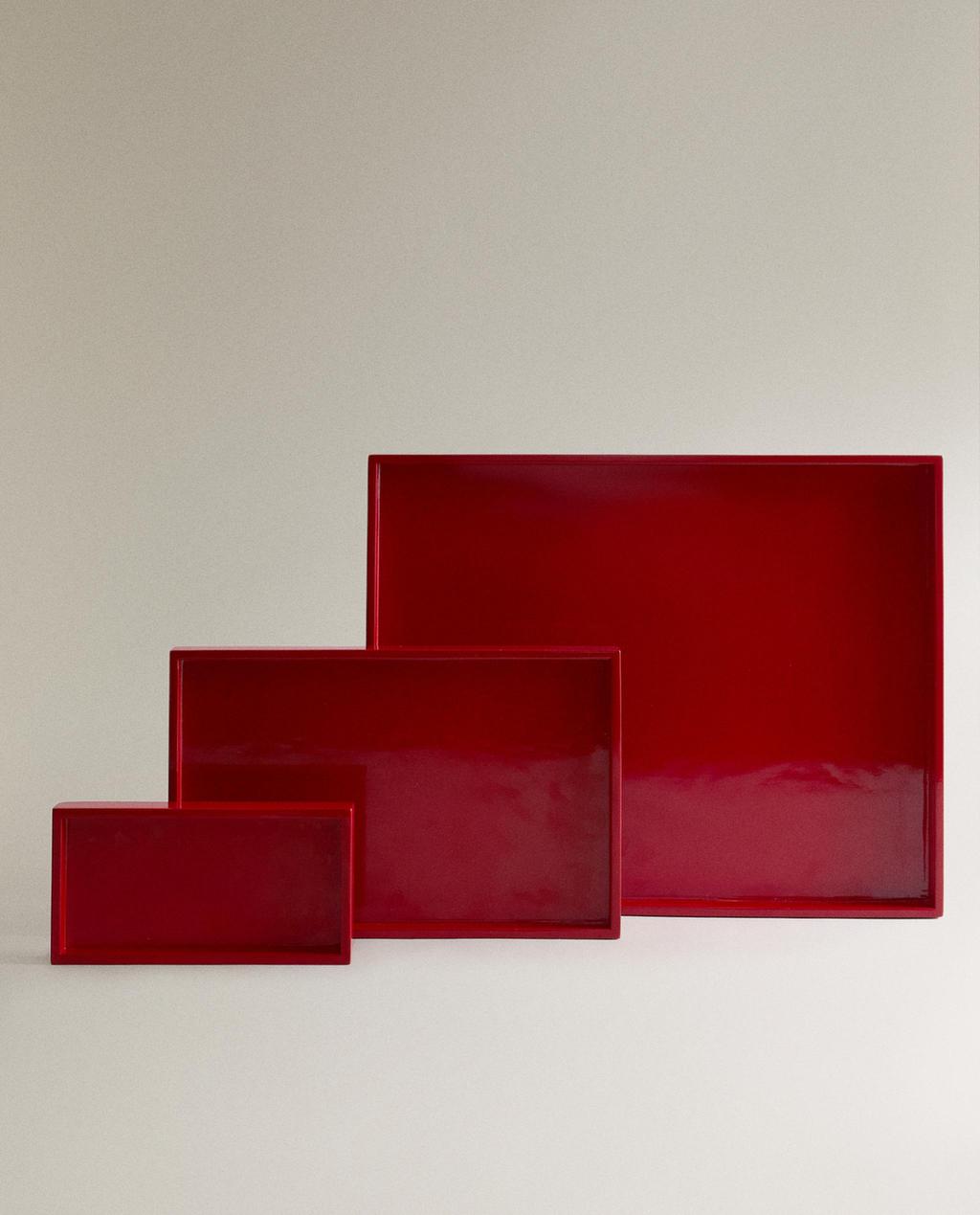 LACQUERED WOODEN TRAY