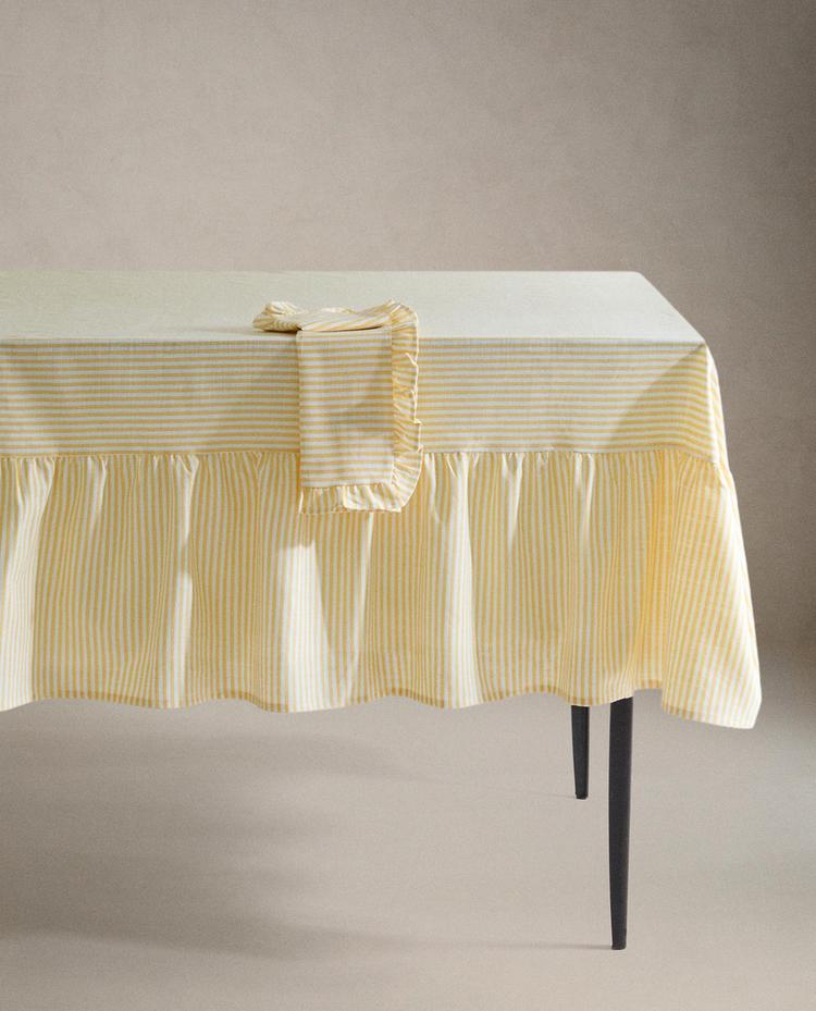 RUFFLED COTTON TABLECLOTH