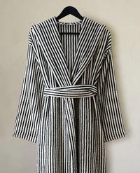 PEIGNOIR RAYURES CAPUCHE