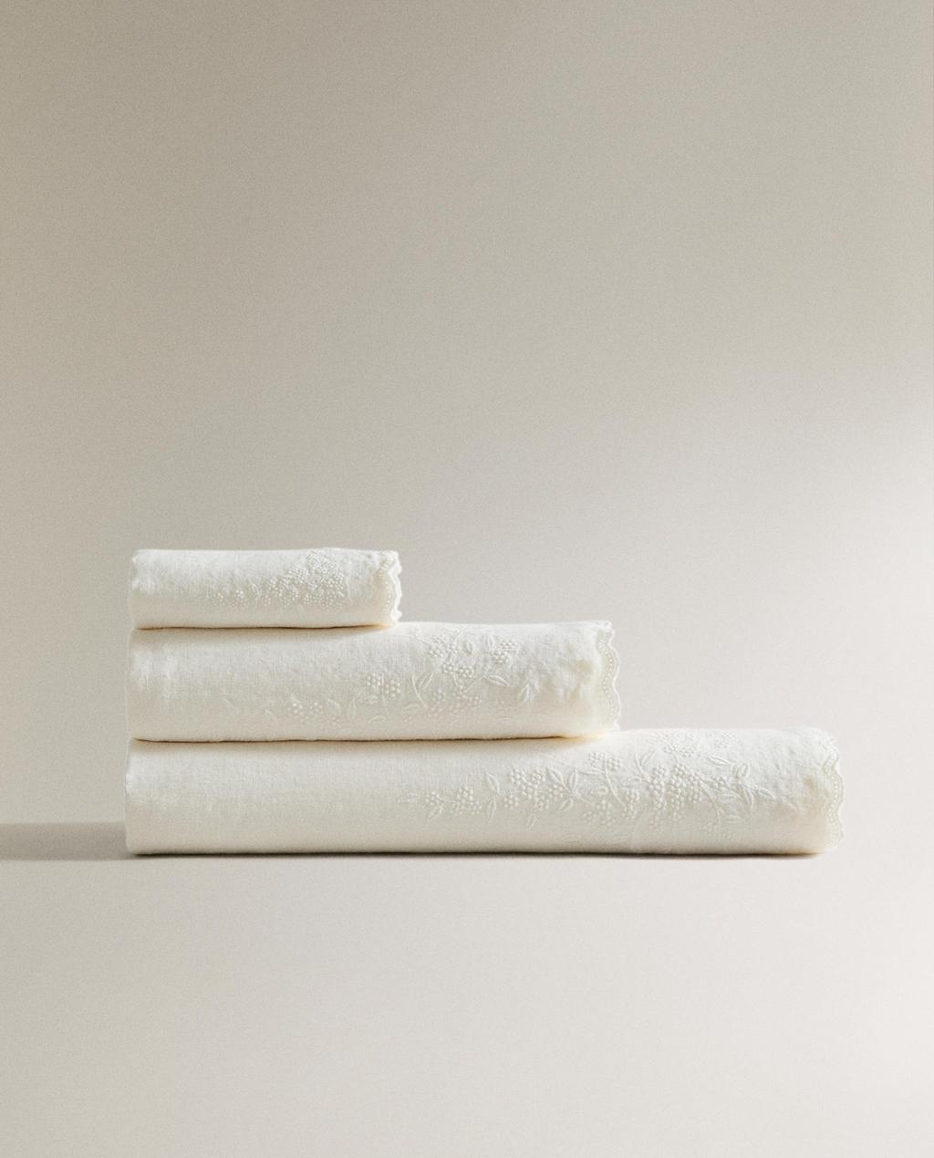 EMBROIDERED LINEN TOWEL