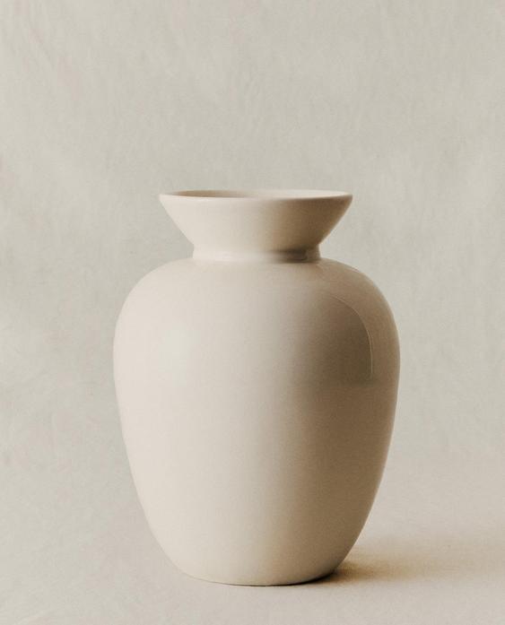 DECORATIVE CREAM CERAMIC VASE
