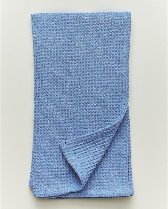 WAFFLE-KNIT TEA TOWEL