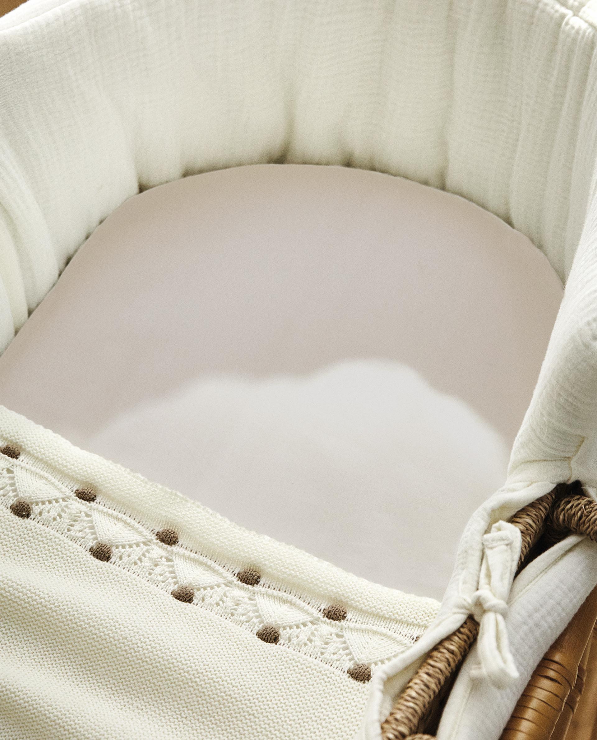MOSES BASKET AND MINI COT FITTED SHEET (PACK OF 2) MOSES BASKET AND MINI COT FITTED SHEET (PACK OF 2)