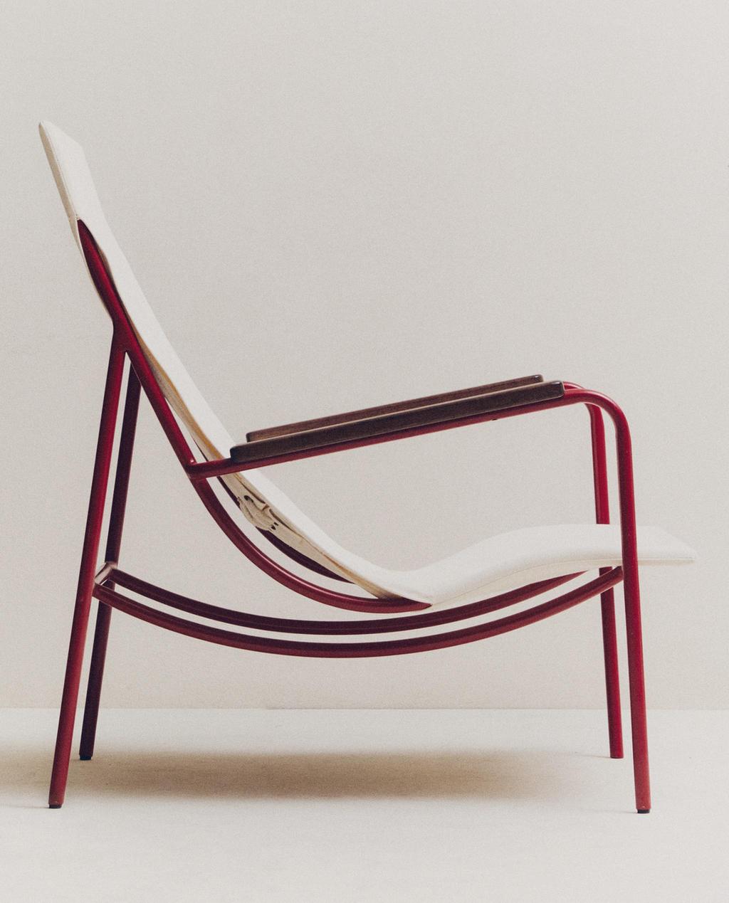 CHAISE STRUCTURE MÉTALLIQUE COULEUR