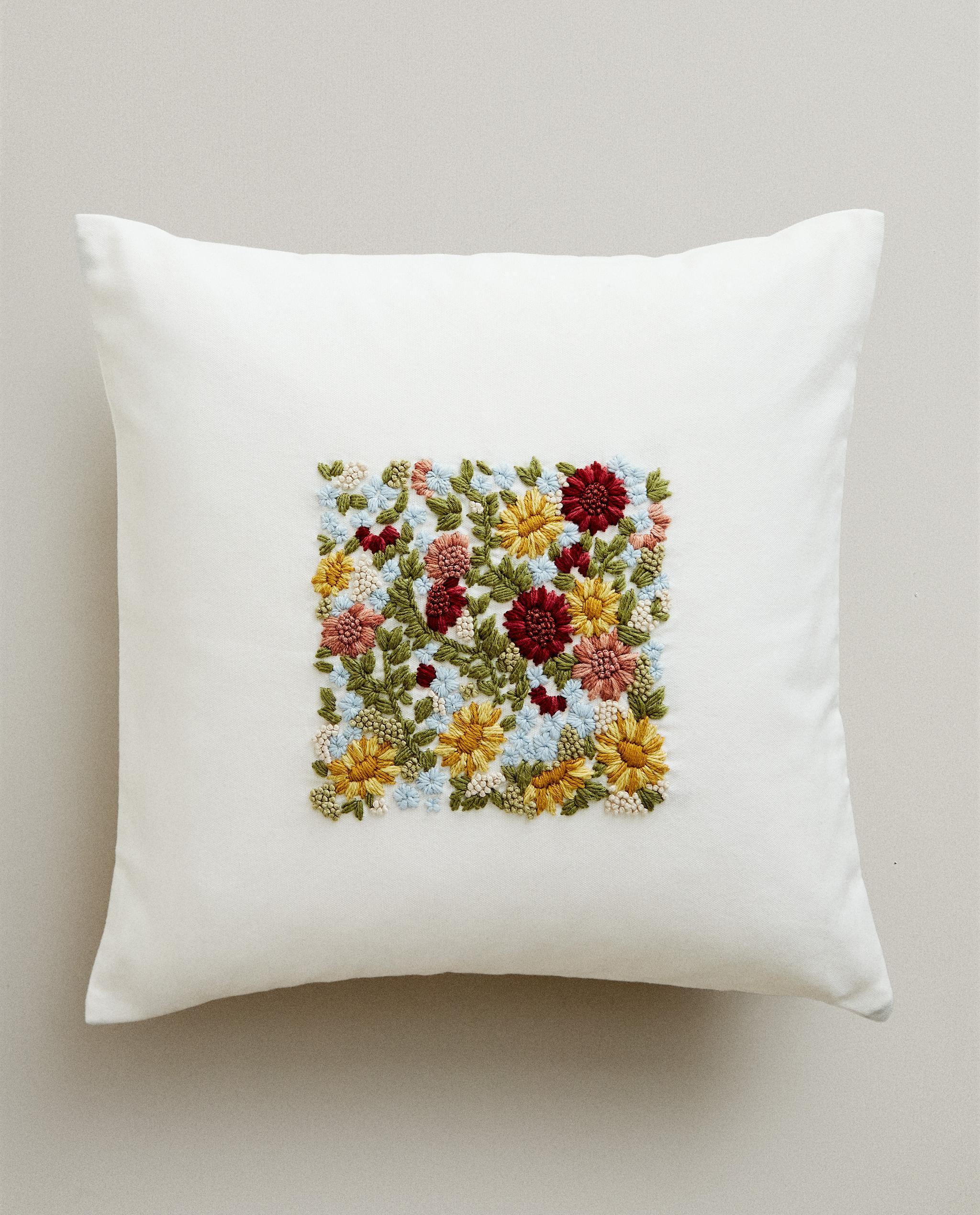 【新品】ZARA  ザラホーム デコ刺繍クッションカバー セット ソファとリビングルームの装飾クッション | Zara Home 日本/Japan