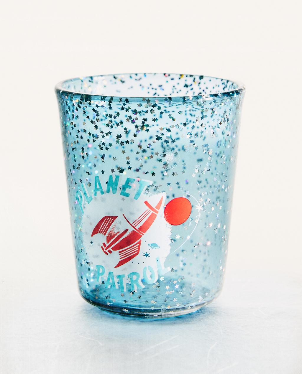 COPO INFANTIL COM GLITTER DE ESTRELAS TRITAN™