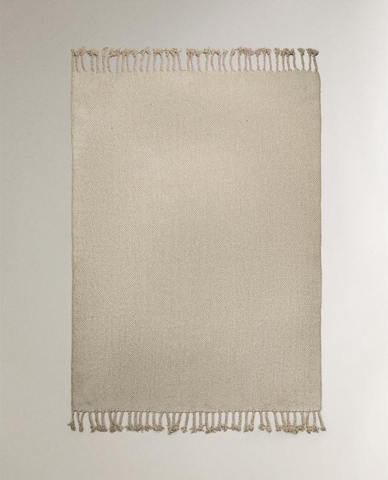 FRINGED DECORATIVE THROW