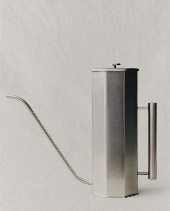REGADERA FACETADA METAL&nbsp;| STUDIO MARY LENNOX