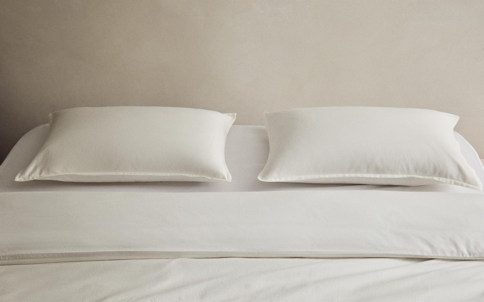 TAIE D’OREILLER SATIN JACQUARD (300 FILS)