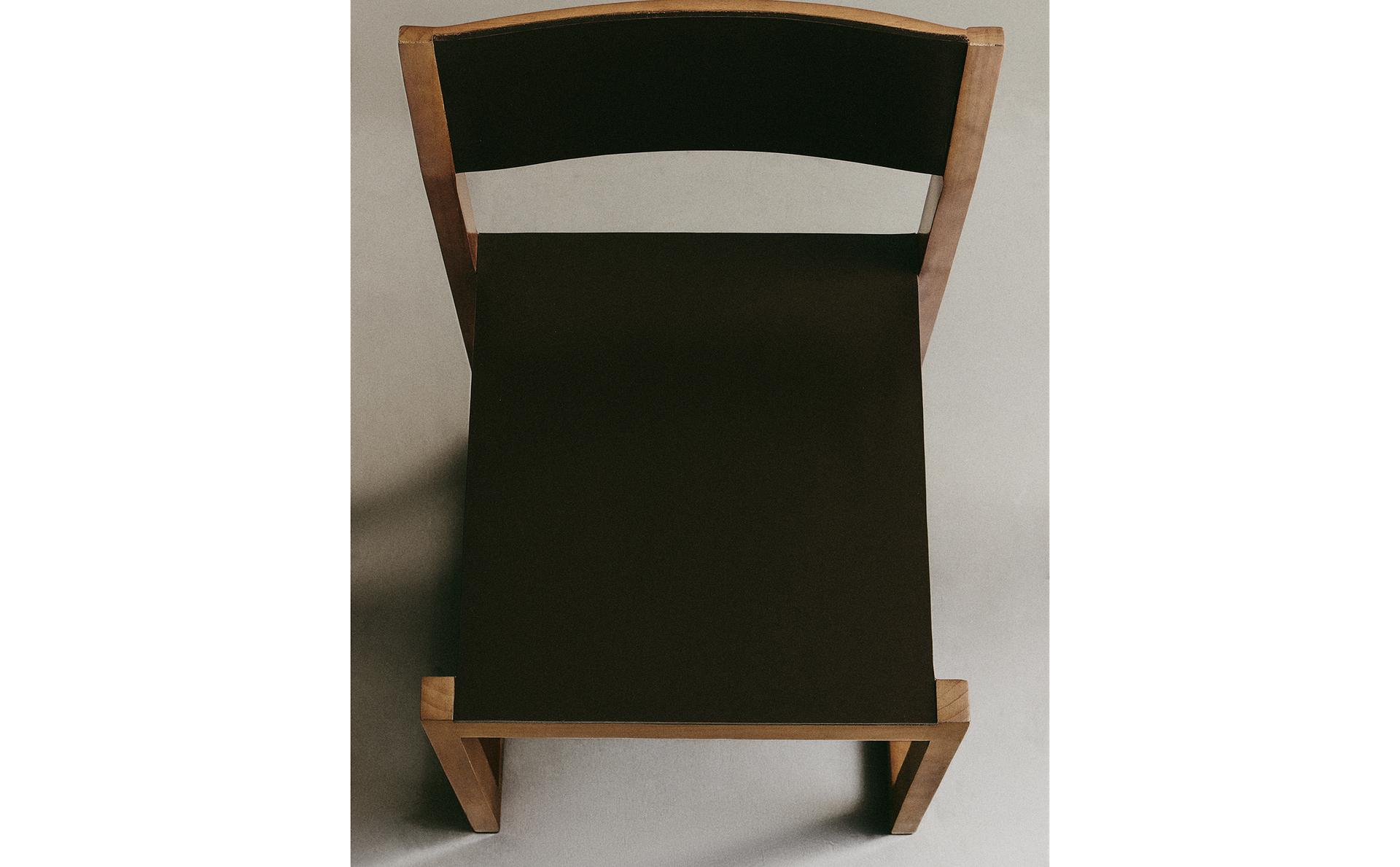 SILLA ESTRUCTURA MADERA Y PIEL