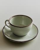 PORCELAIN TEACUP WITH ANTIQUE FINISH RIM