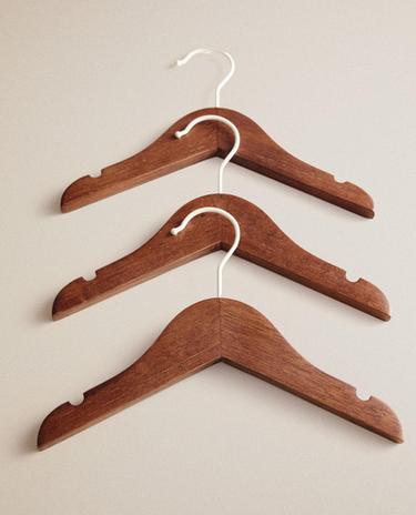 LOT DE 3 CINTRES ENFANT EN BOIS