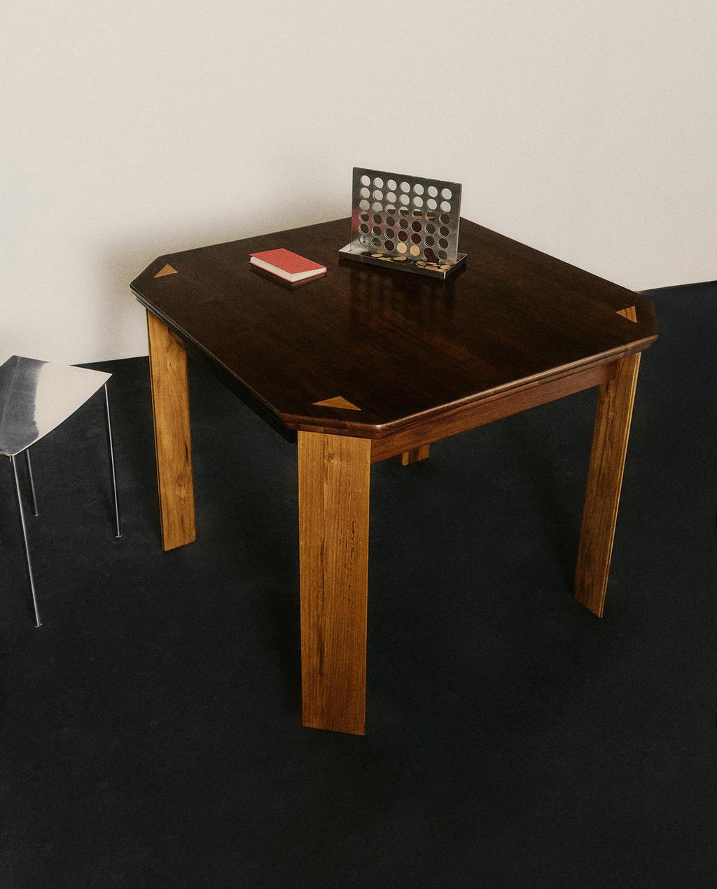 TABLE OCTOGONALE EN BOIS