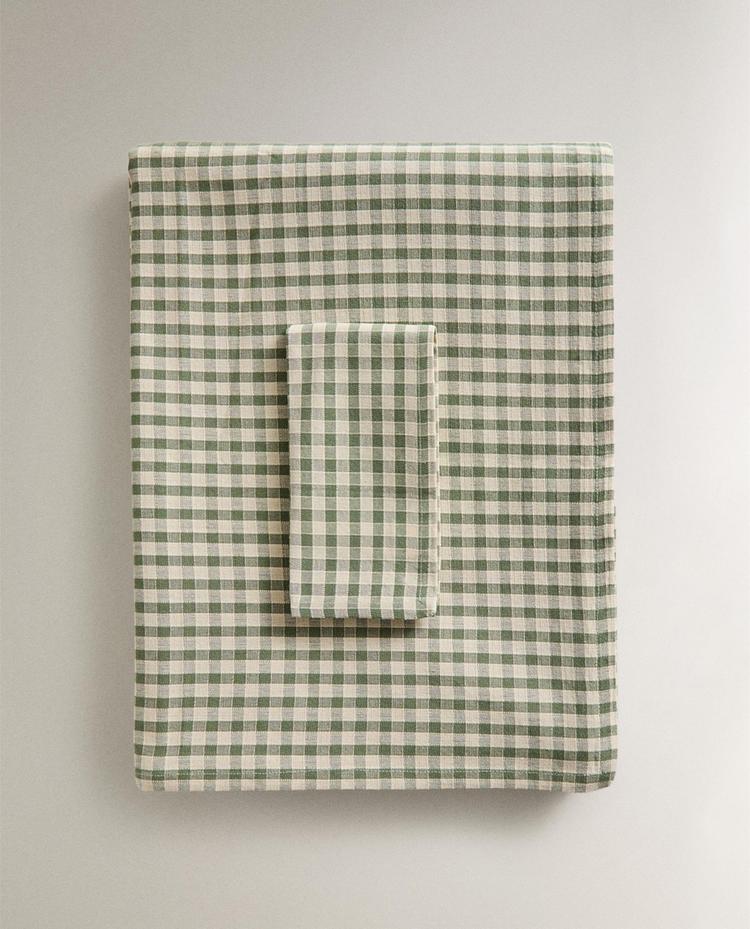CHECK TABLECLOTH WITH TOPSTITCHING