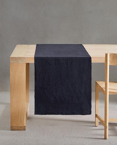 TABLE RUNNER 01