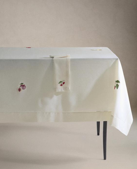 EMBROIDERED FRUIT TABLECLOTH