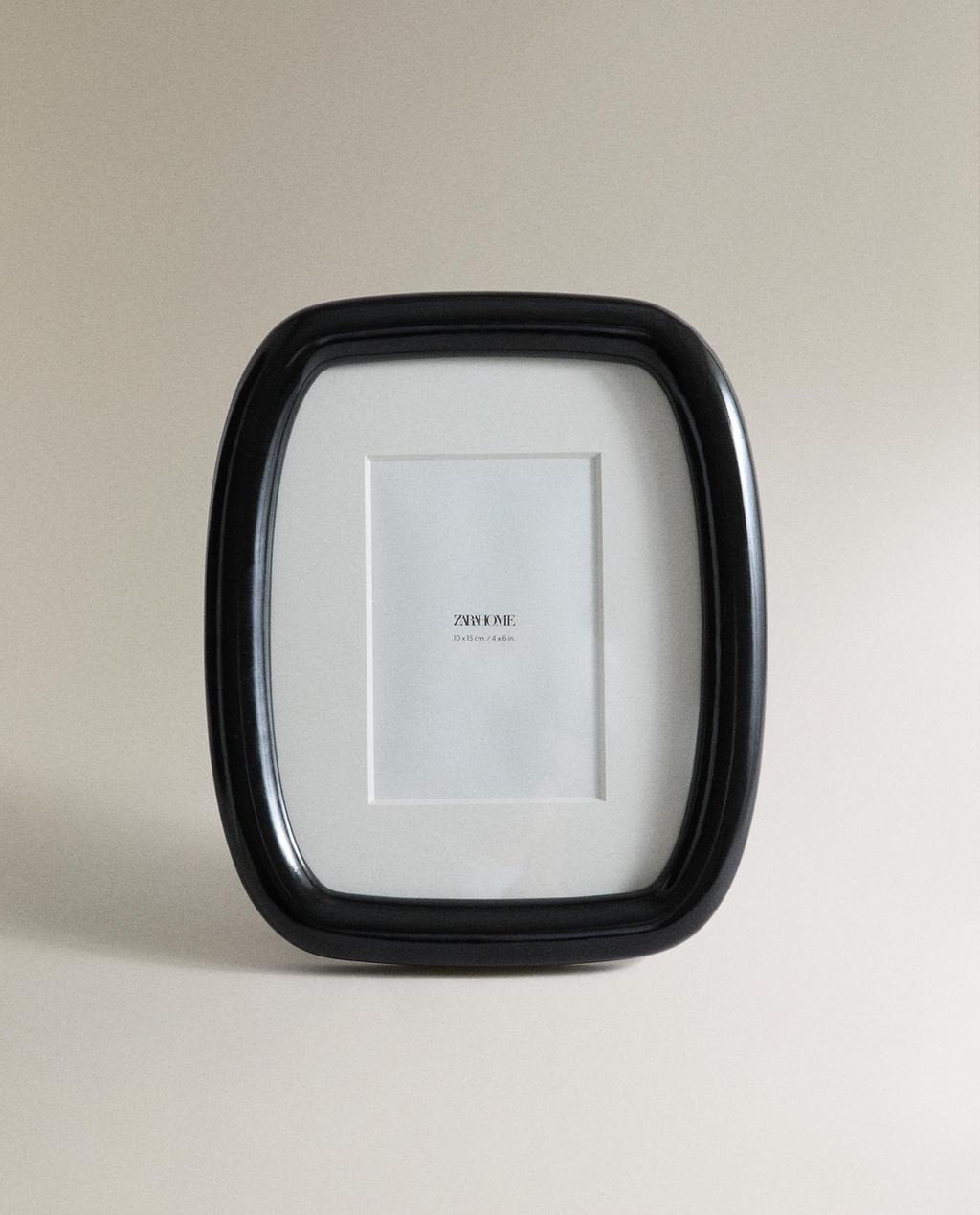 OVAL WOODEN PHOTO FRAME