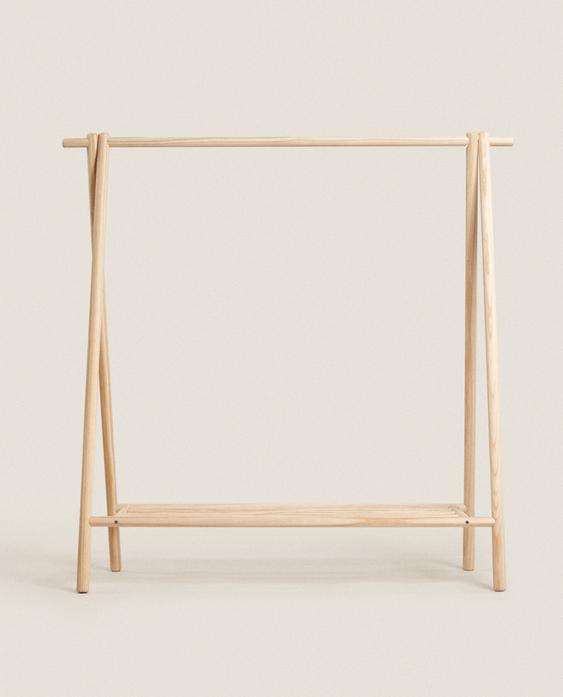 HOUTEN KLEDINGREK