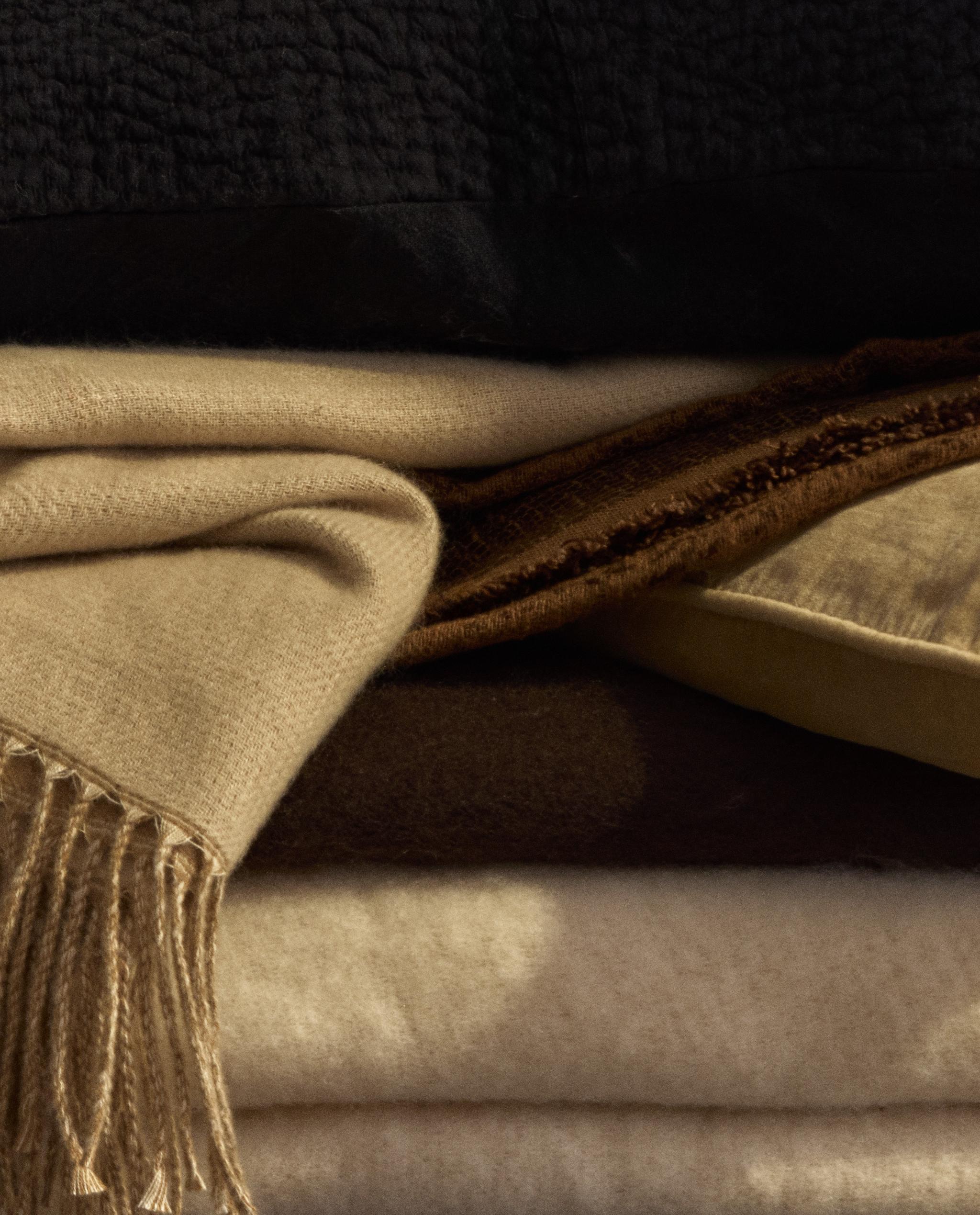 BLANKETS AND CUSHION COVERS | Zara Home United States of America