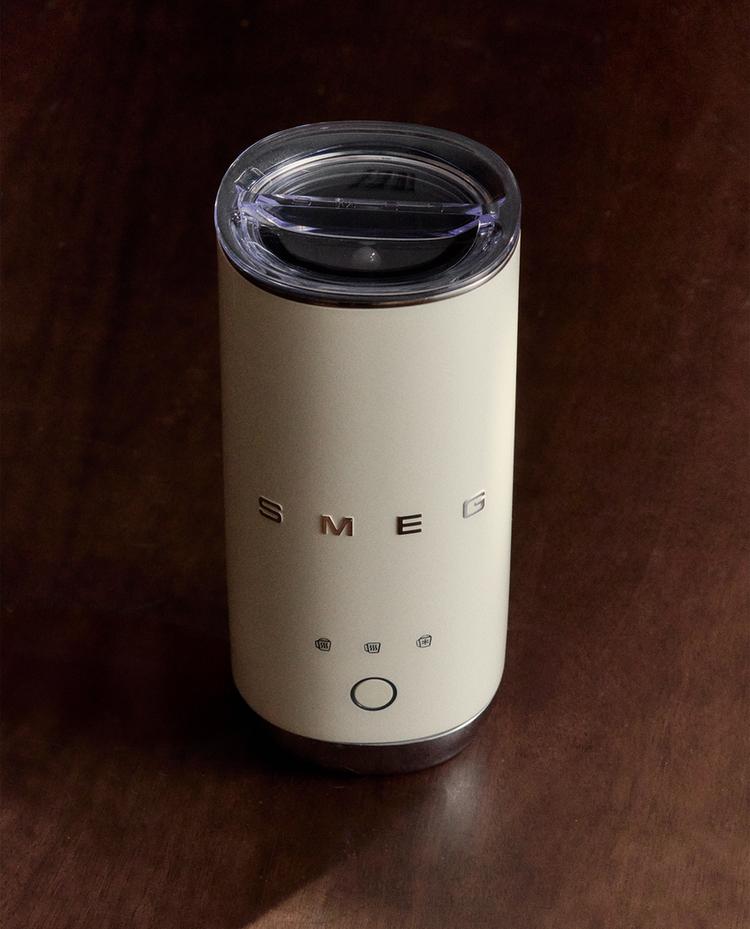 ELEKTRISK MJÖLKSKUMMARE SMEG