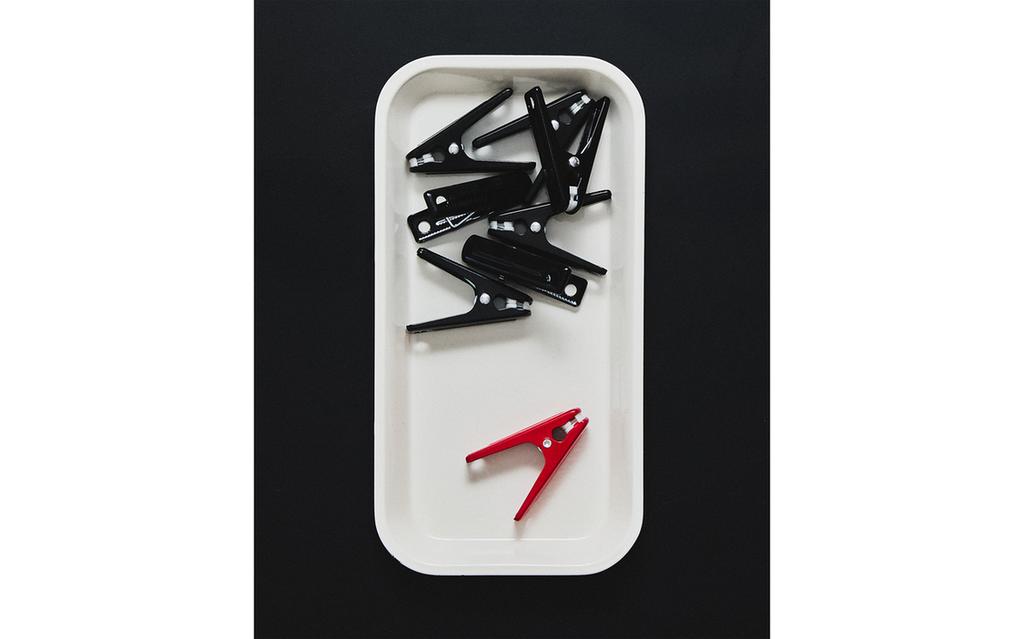 PACK OF METAL CLOTHES PEGS (PACK OF 20)
