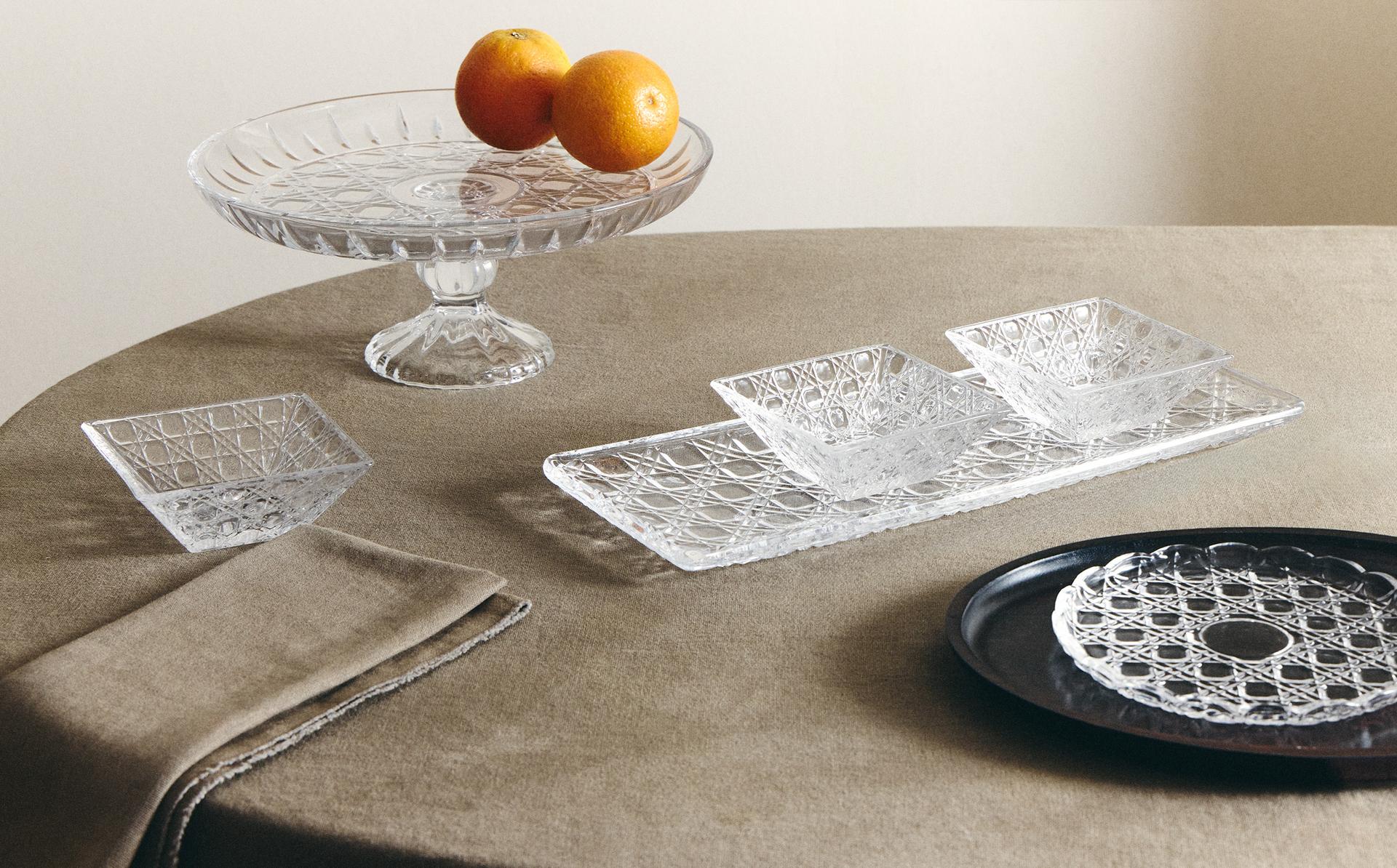 GLASSWARE DINNER SET WITH RAISED DESIGN