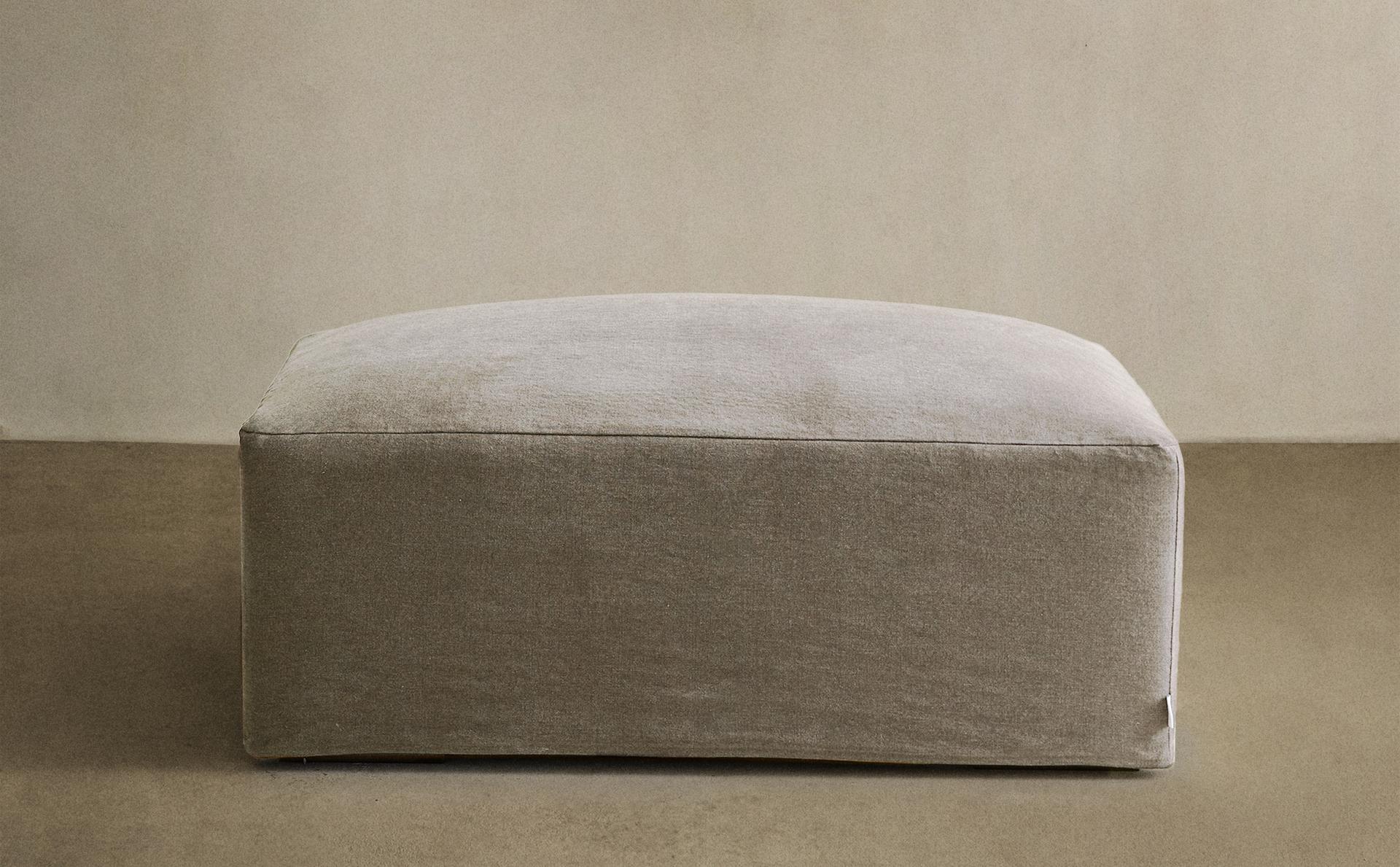 POUFFE WITH REMOVABLE WASHED LINEN COVER