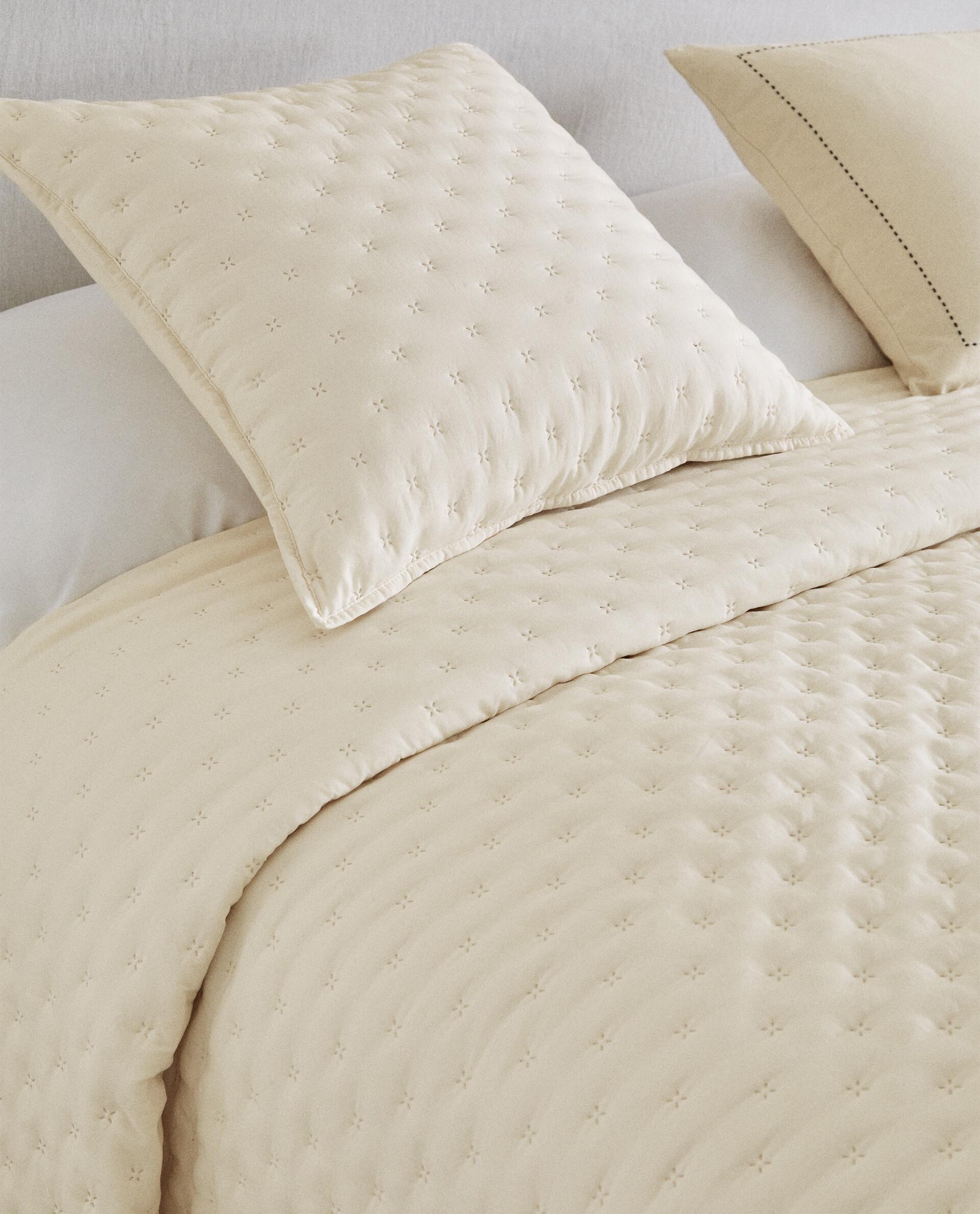 大特価放出！ ドット キルティング ベッドカバー | Zara Home 日本/Japan 布団・毛布