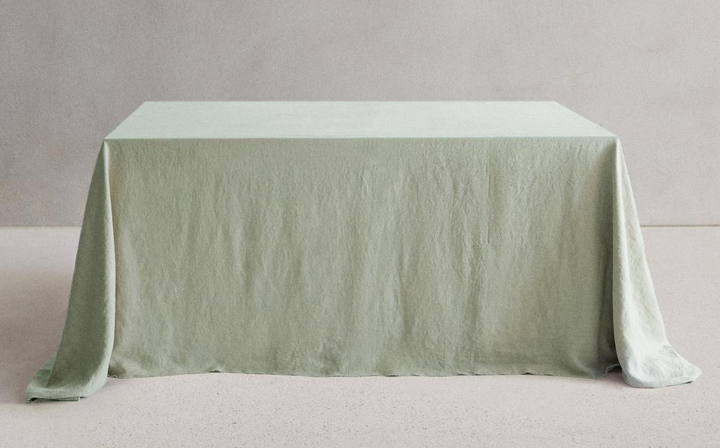 TABLECLOTH 01