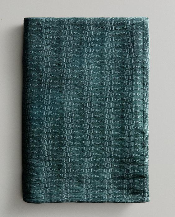 CHENILLE JACQUARD THROW