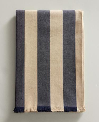 COUVERTURE MULTIUSAGE RAYURES