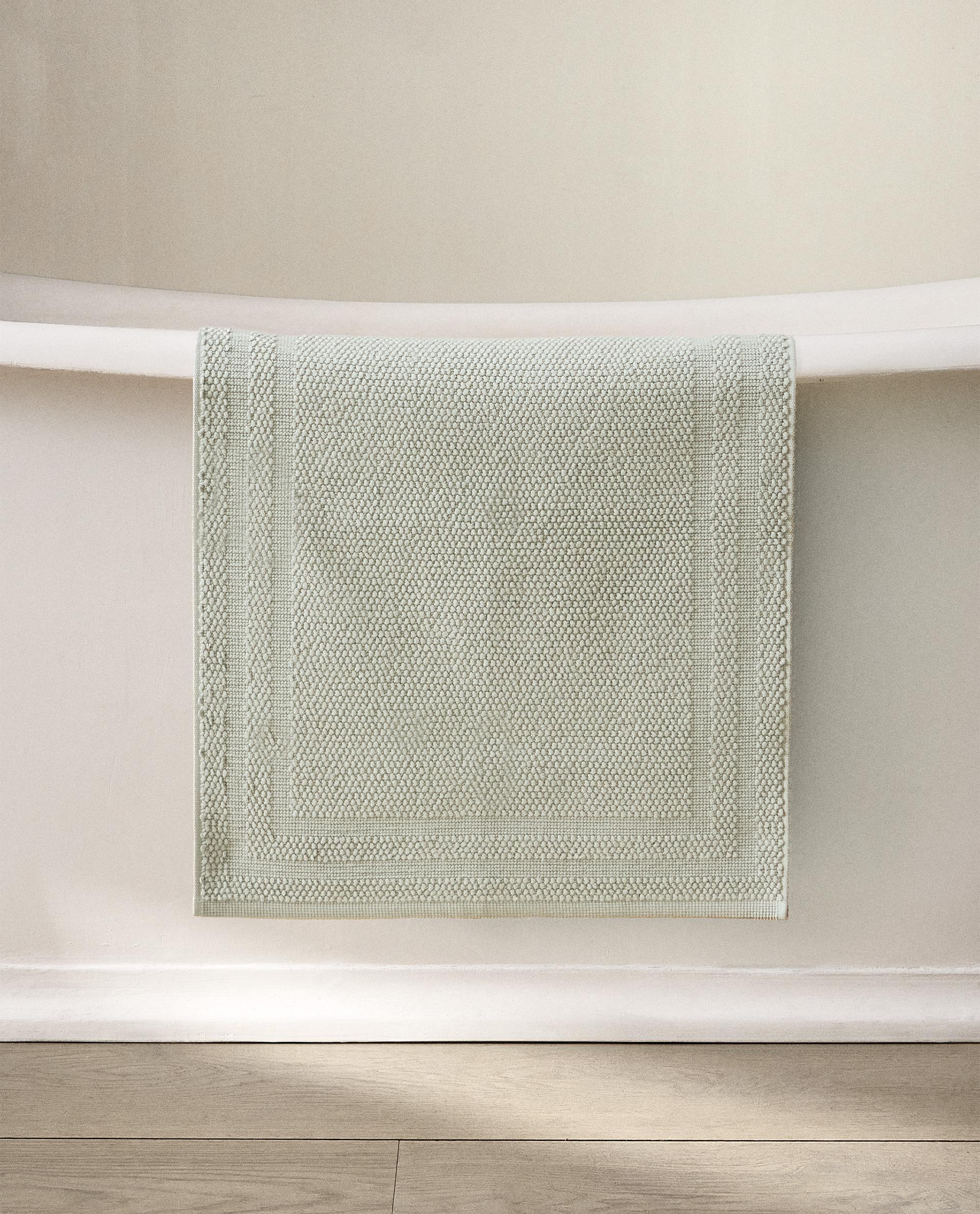 COTTON BATH MAT