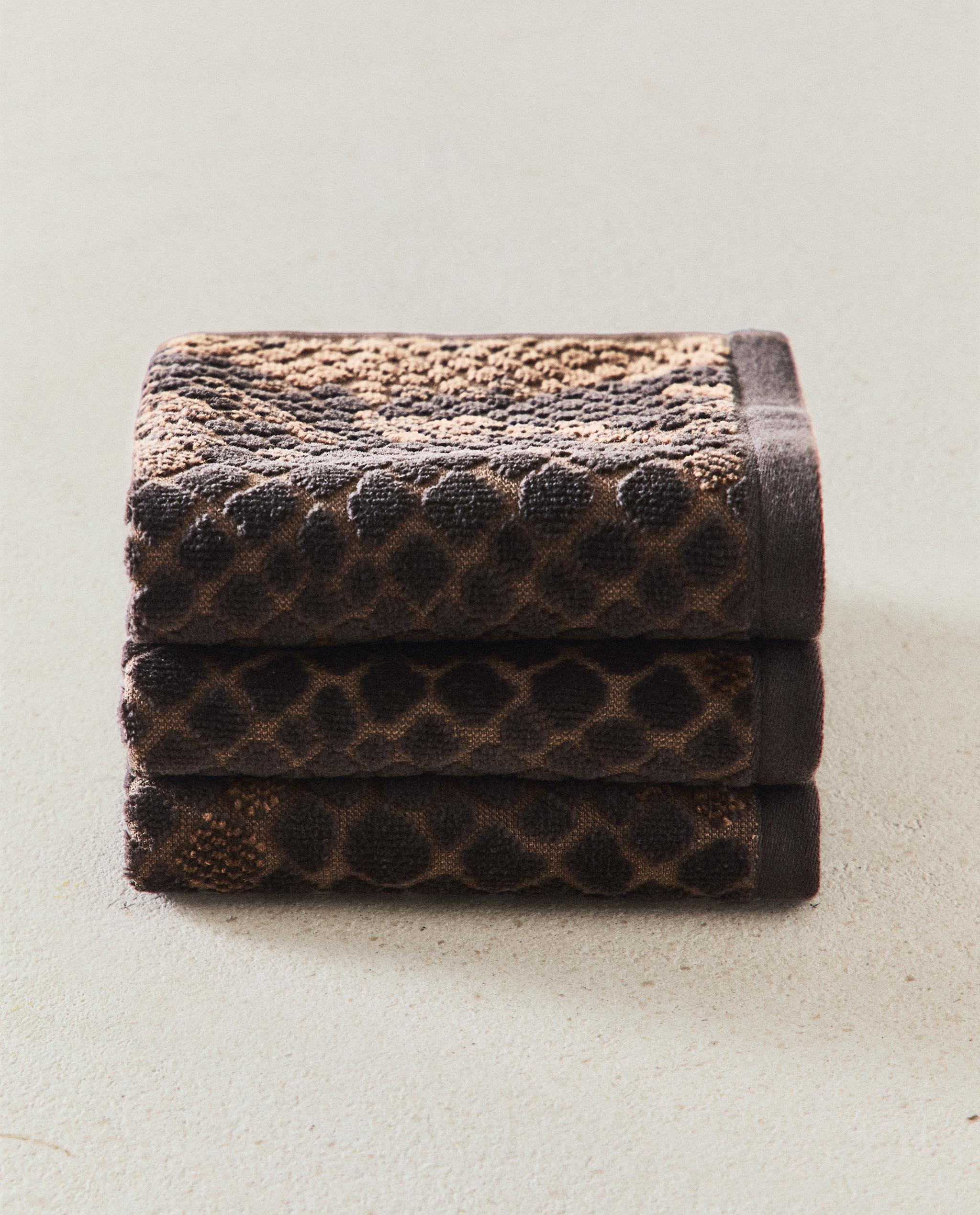 PACK OF VELOUR ANIMAL PRINT HAND TOWELS (PACK OF 3) | Zara Home United  States of America