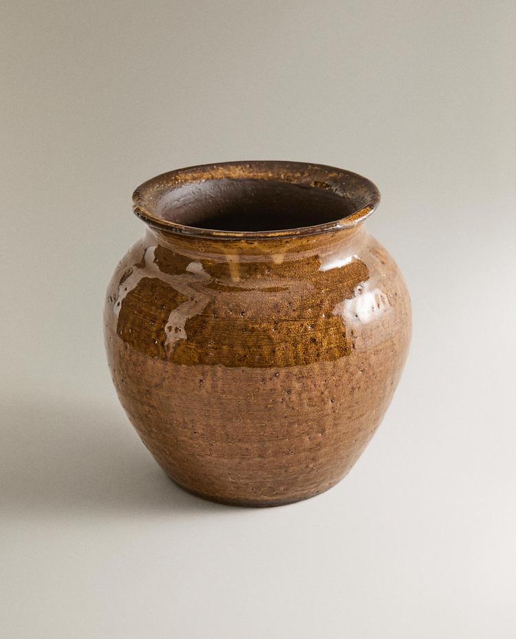 CERAMIC VASE