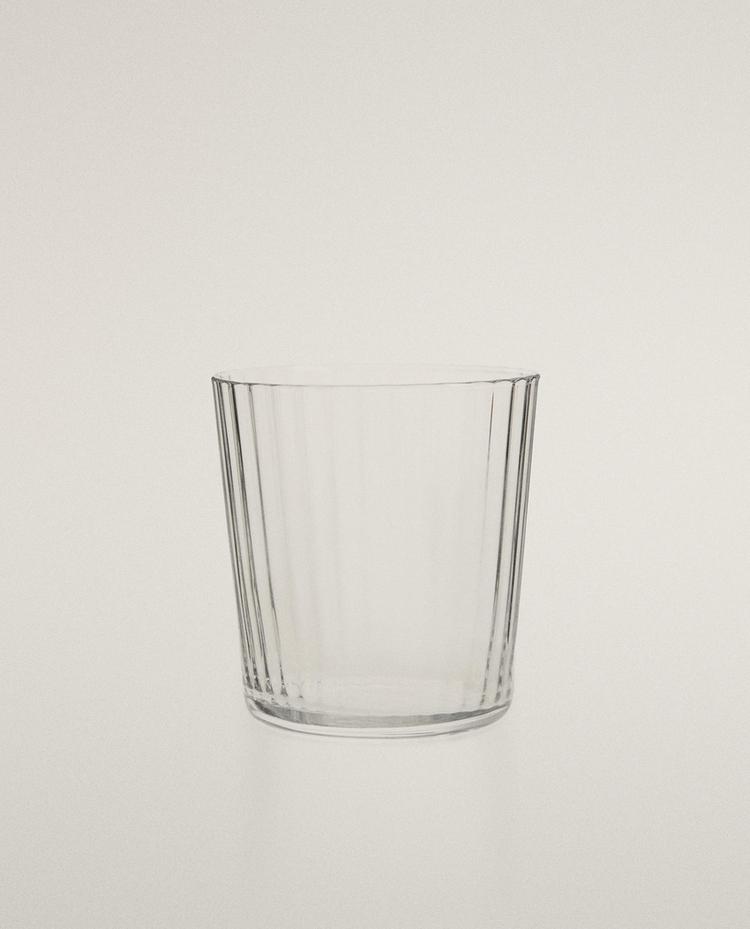 GLASS TUMBLER WITH LINE DESIGN