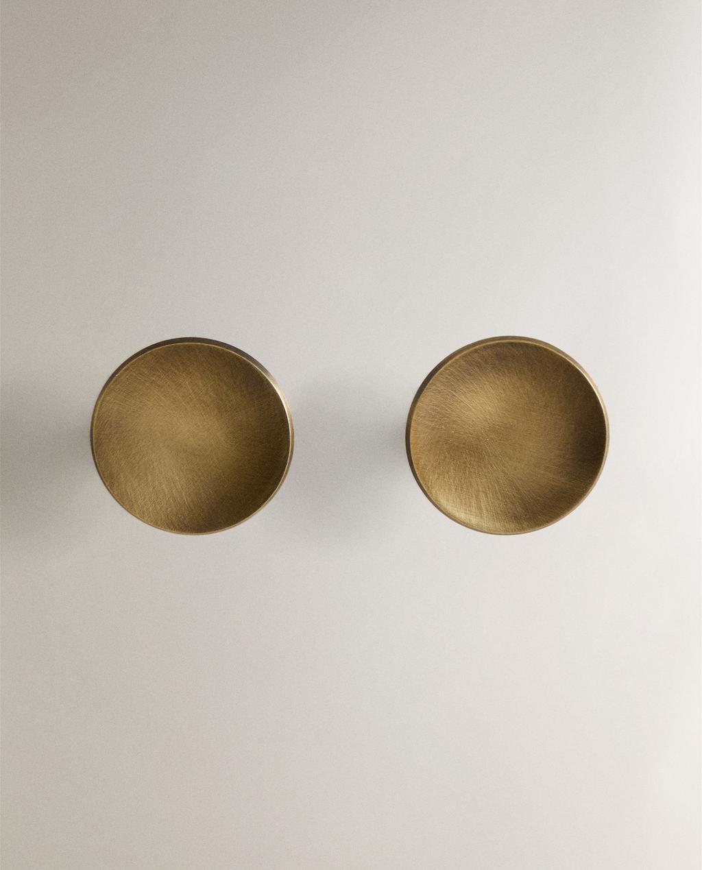 LOT DE BOUTONS MEUBLE RONDS EN LAITON (LOT DE 2)