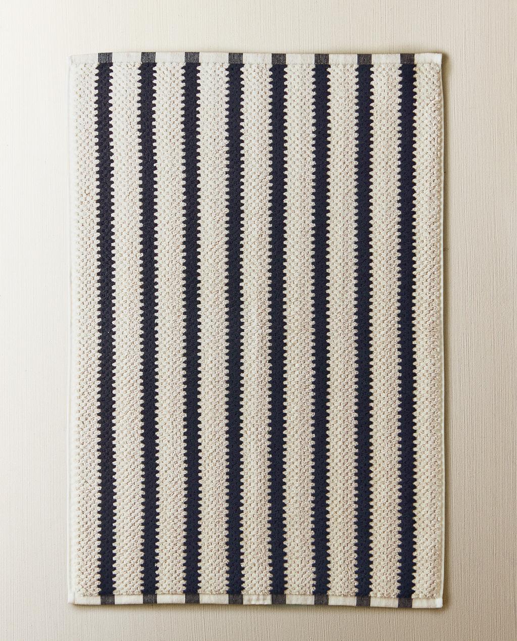 GEOMETRIC JACQUARD BATH MAT