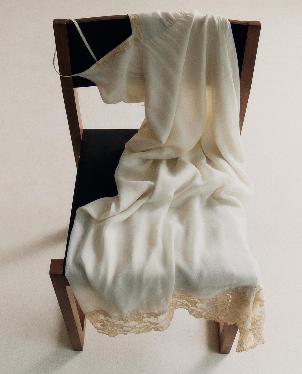 CAMISÓN BORDADO