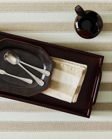 STRIPED TABLE RUNNER WITH INSERTS