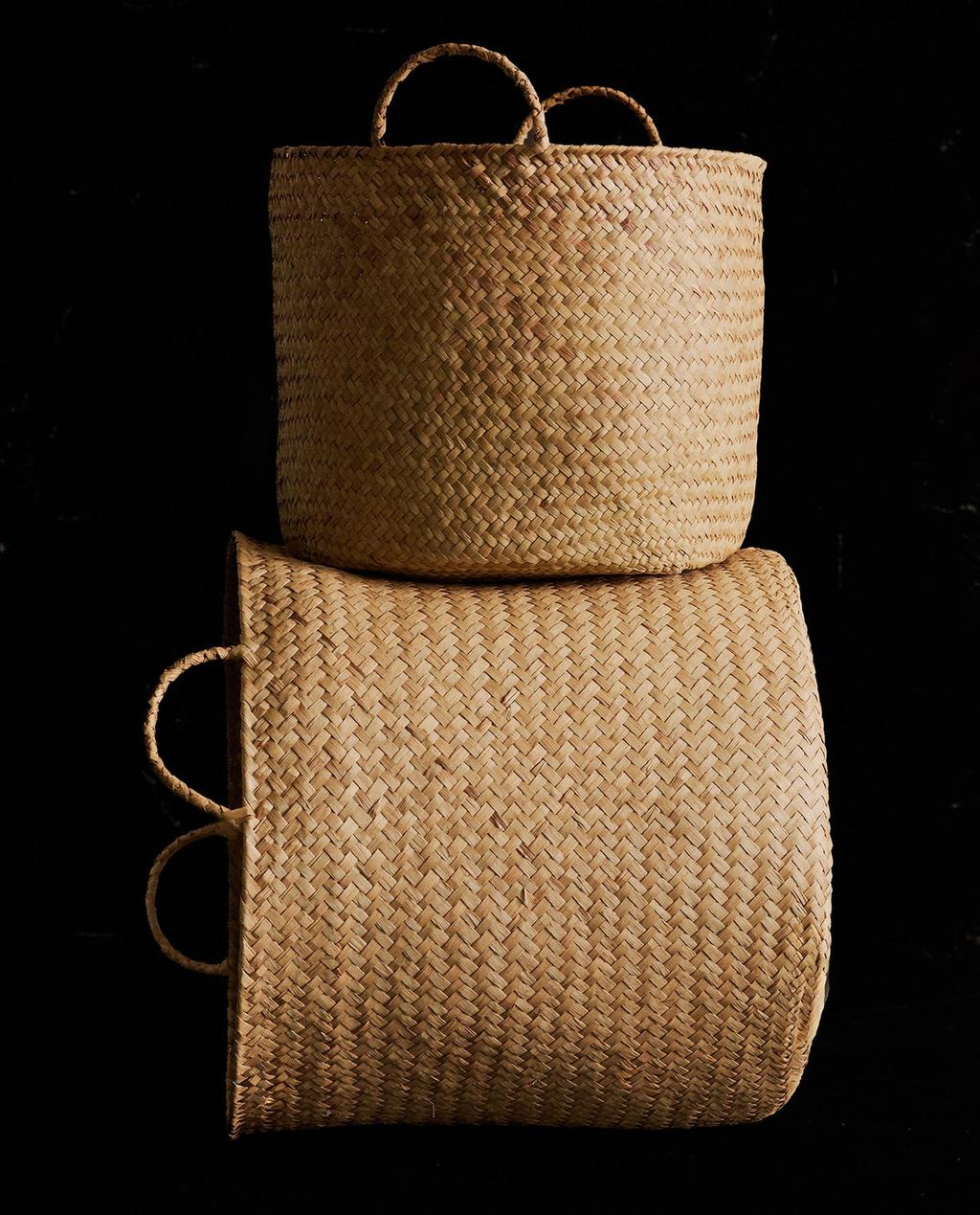 ROUND BASKET WITH HANDLE