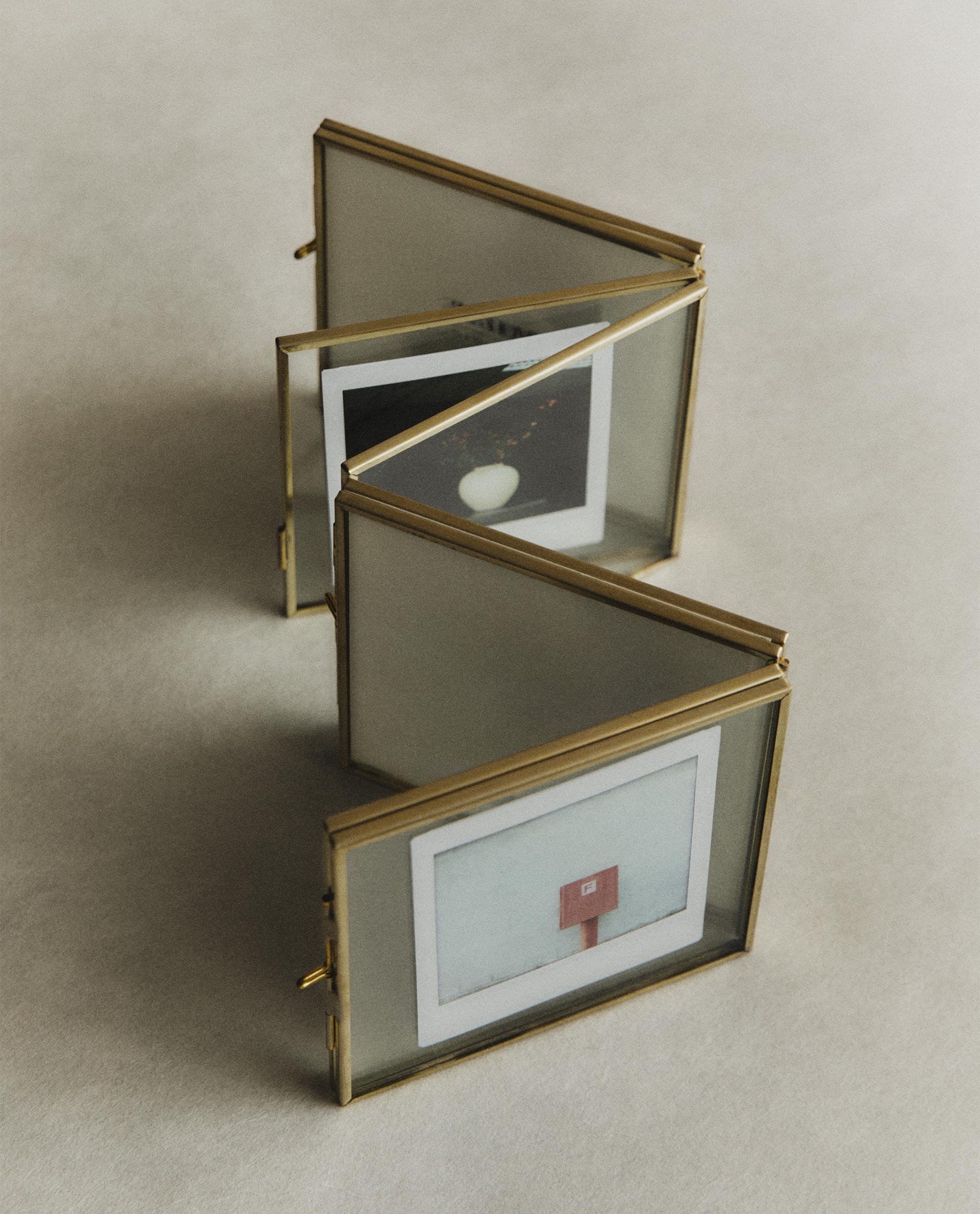 MULTIPLE PICTURE FRAME