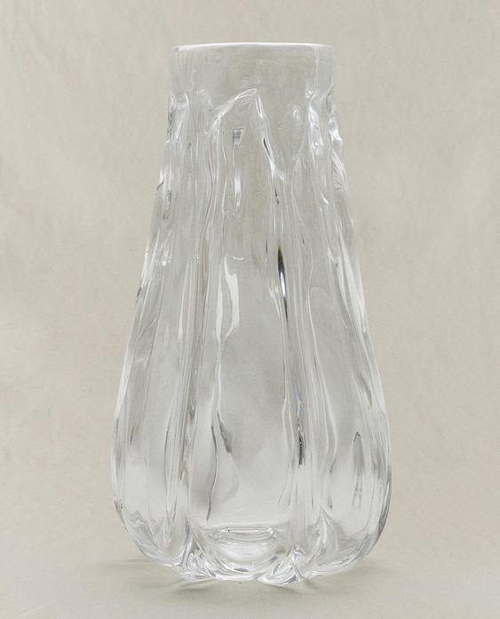 DECORATIVE GLASS VASE