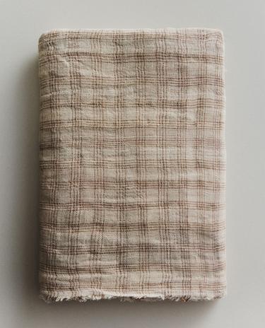 LINEN THROW