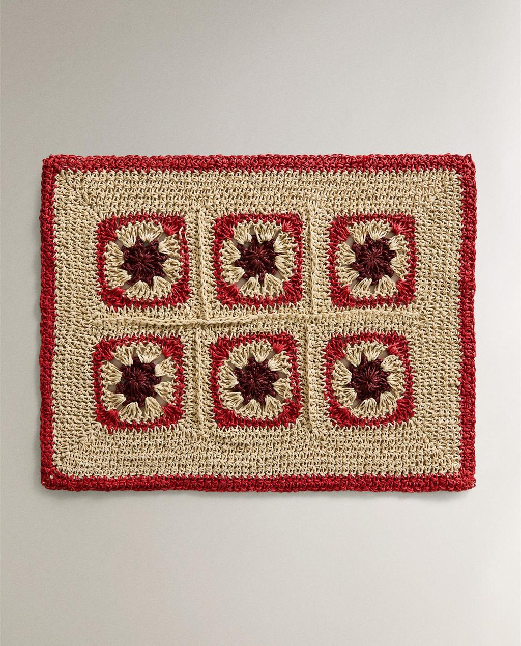 COLOURED CROCHET PLACEMAT
