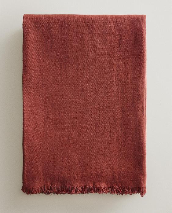 FRINGED LINEN THROW