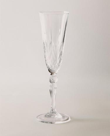 แก้วทรงฟลุตทำจากคริสตัลเจียระไน