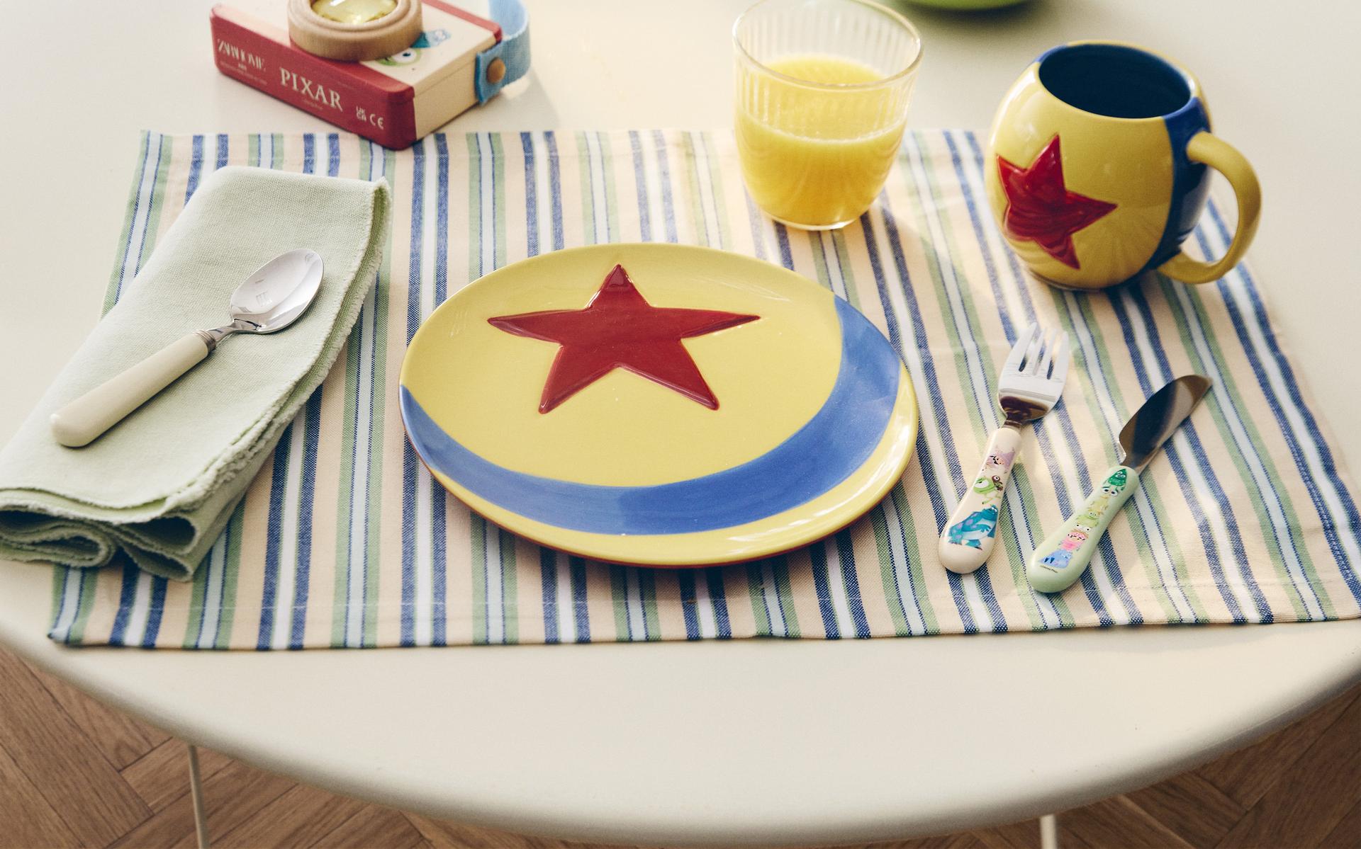 PIXAR BALL MONSTERS, INC. ©DISNEY/PIXAR KIDS TABLEWARE
