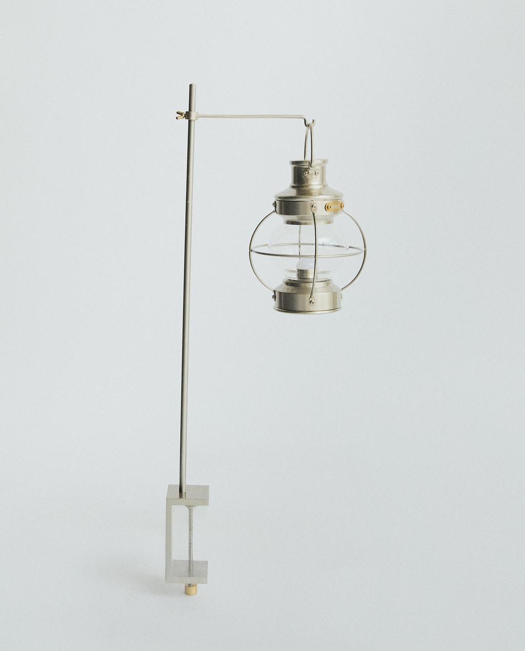 STEEL CAMPING LAMP STAND