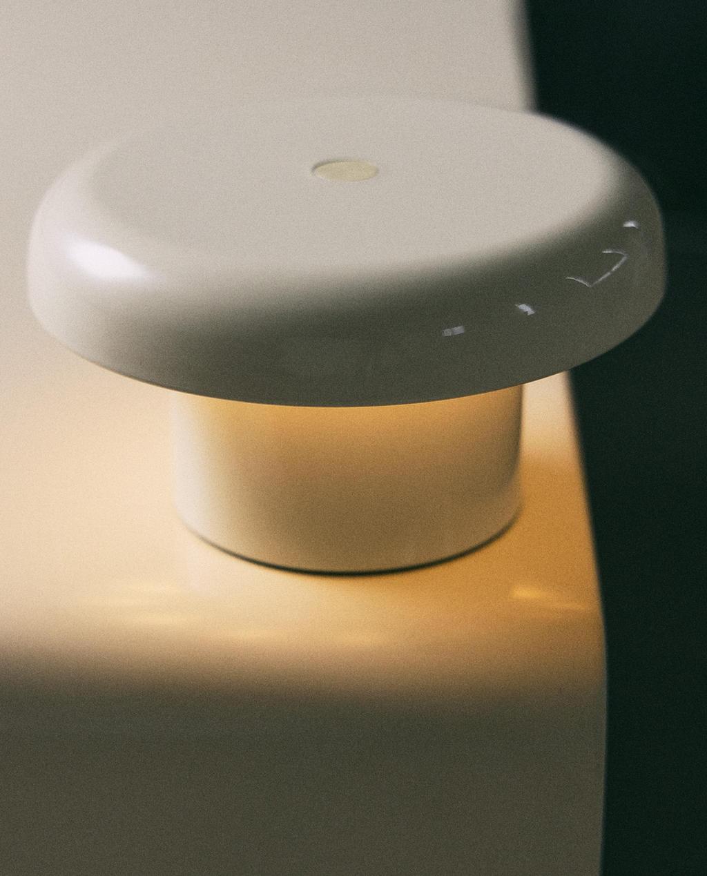 LAMPA BEZPRZEWODOWA